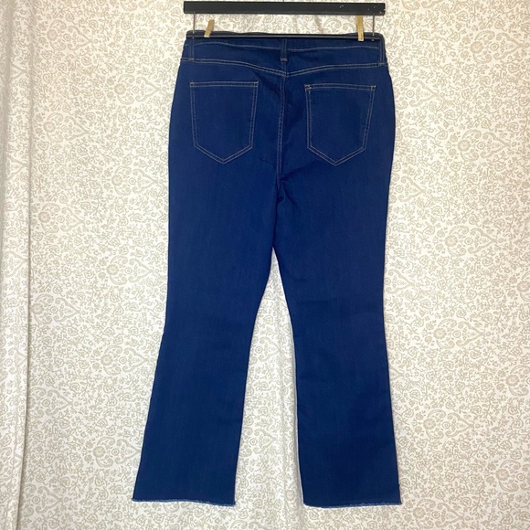 NWT NINE WEST KICK FLARE JEANS SIZE 14 - Picture 2 of 5